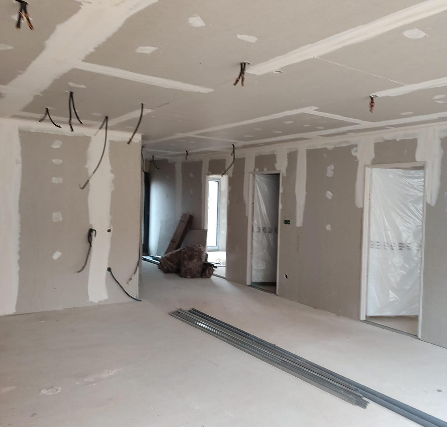 Installation de cloisons en placo pour un espace optimisé à Bages ...